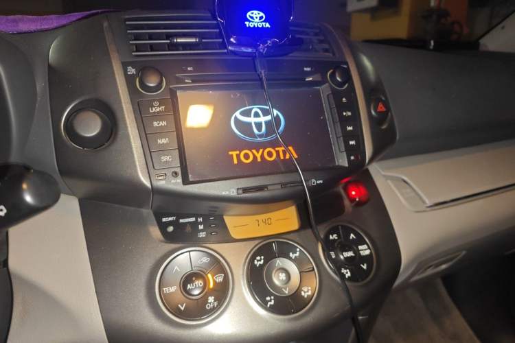 Used Toyota RAV4 2009 2.0L Manual Luxury Edition Audio And AC Panel