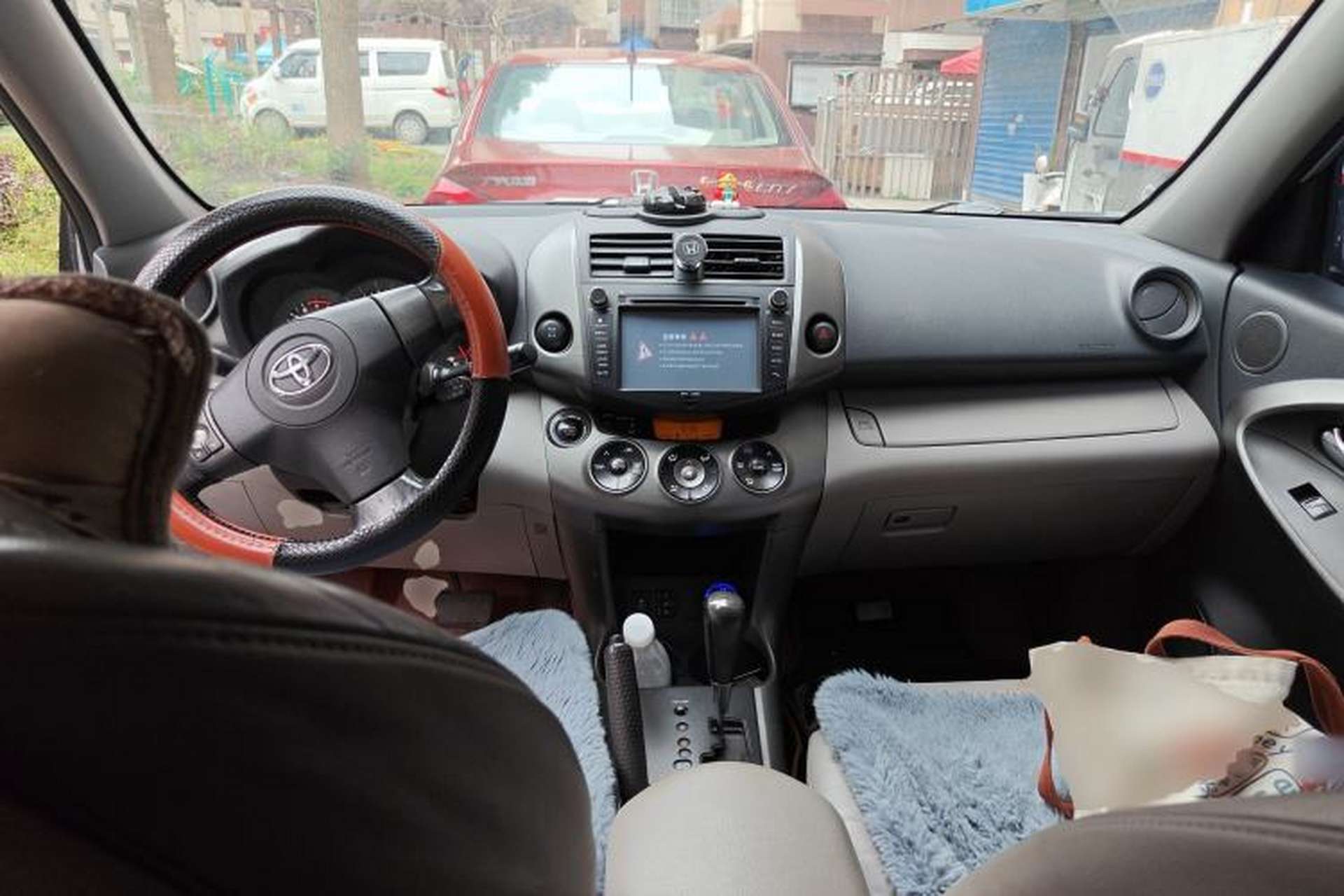 Used Toyota RAV4 2009 2.4L Automatic Luxury Navigation Edition Center Console