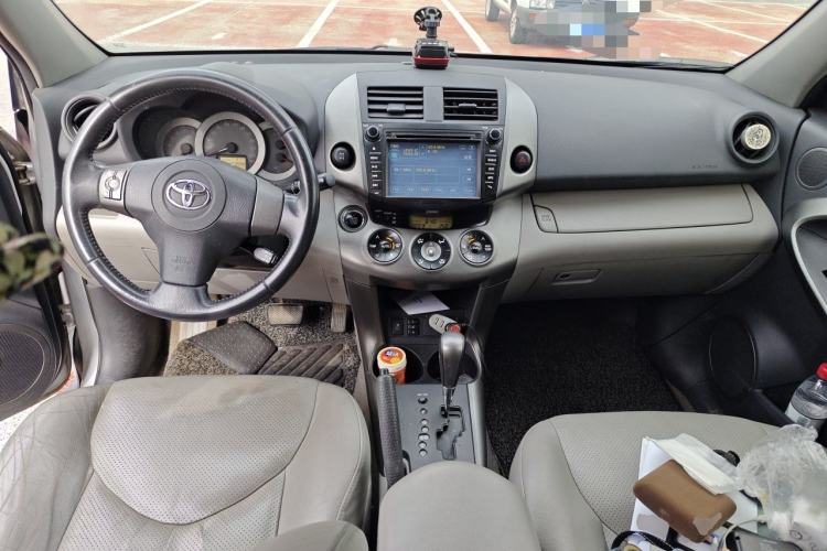 Used Toyota RAV4 2009 2.0L Automatic Luxury Navigation Edition Center Console