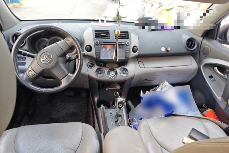 Used Toyota RAV4 2009 2.4L Automatic Luxury Navigation Edition Center Console