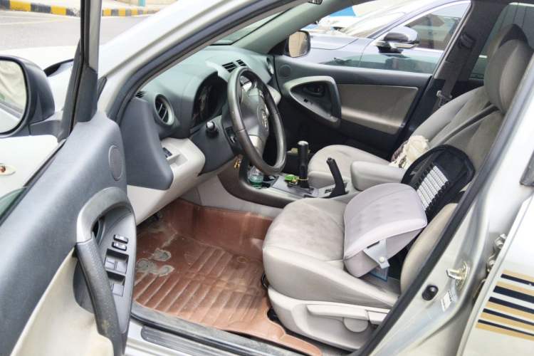 Used Toyota RAV4 2009 2.0L Manual Luxury Edition Driver Seat