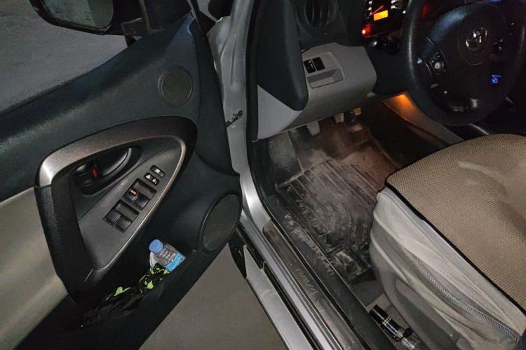Used Toyota RAV4 2009 2.0L Manual Classic Edition Driver Seat