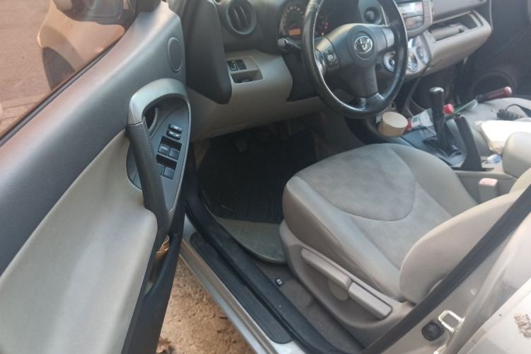 Used Toyota RAV4 2009 2.0L Manual Luxury Edition Driver Seat