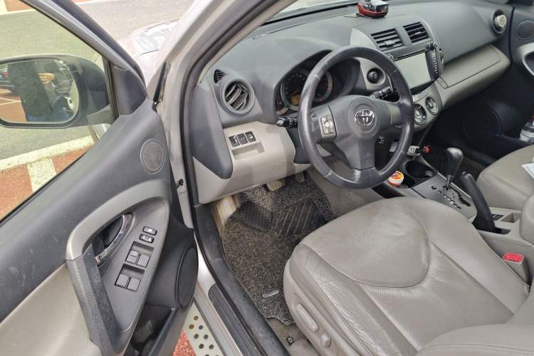 Used Toyota RAV4 2009 2.0L Automatic Luxury Navigation Edition Driver Seat