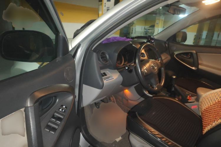 Used Toyota RAV4 2009 2.0L Manual Luxury Edition Driver Seat