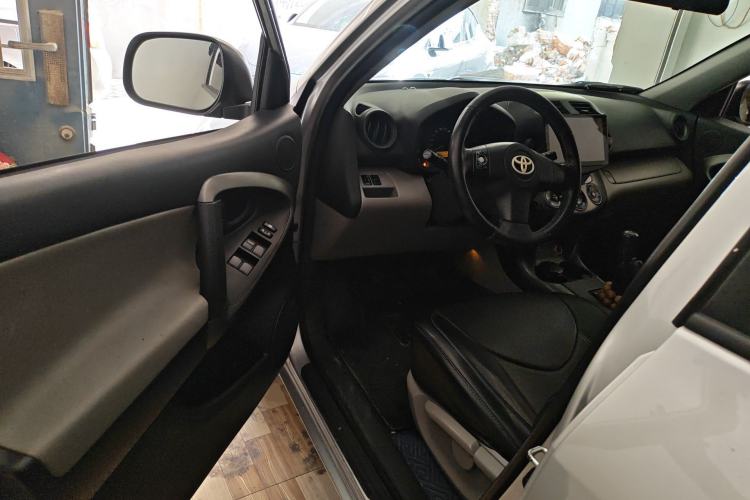 Used Toyota RAV4 2009 2.0L Manual Classic Edition Driver Seat