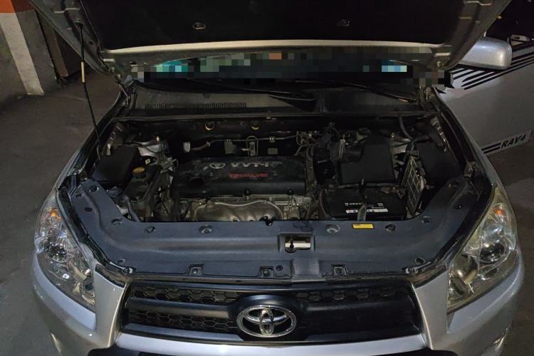 Used Toyota RAV4 2009 2.0L Manual Classic Edition Engine Bay