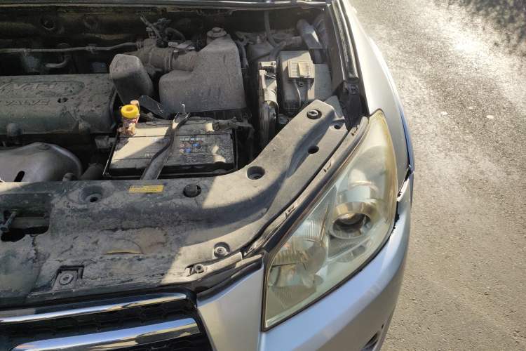 Used Toyota RAV4 2009 2.4L Manual Luxury Edition Engine Bay Left