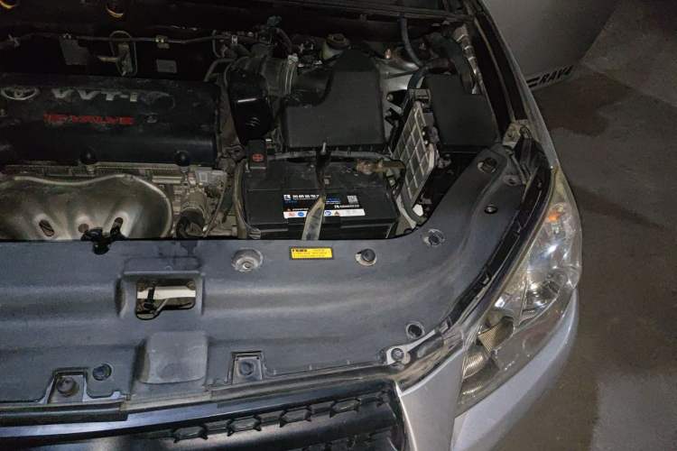 Used Toyota RAV4 2009 2.0L Manual Classic Edition Engine Bay Left