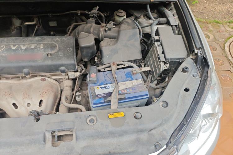 Used Toyota RAV4 2009 2.4L Automatic Luxury Edition Engine Bay Left