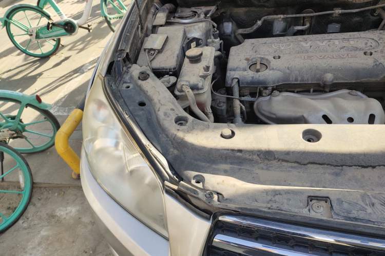 Used Toyota RAV4 2009 2.4L Manual Luxury Edition Engine Bay Right
