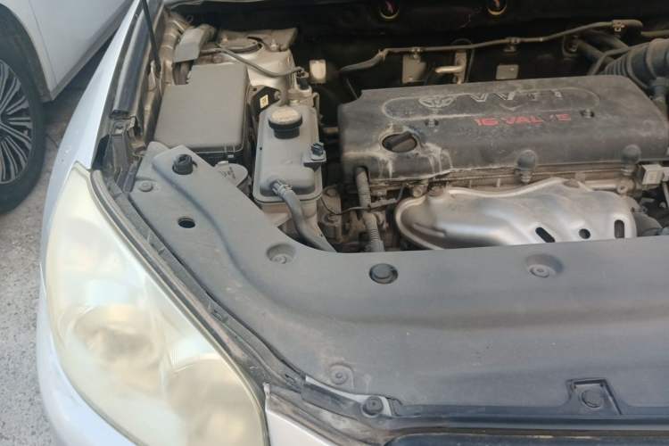 Used Toyota RAV4 2009 2.0L Manual Luxury Edition Engine Bay Right