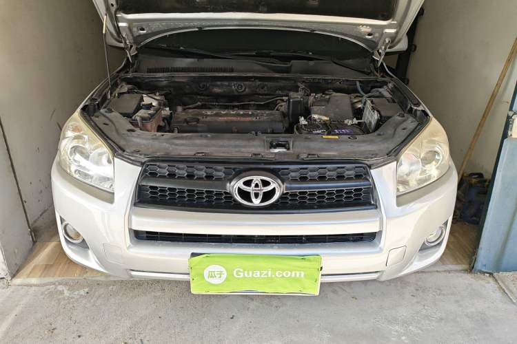 Used Toyota RAV4 2009 2.0L Manual Classic Edition Engine Bay