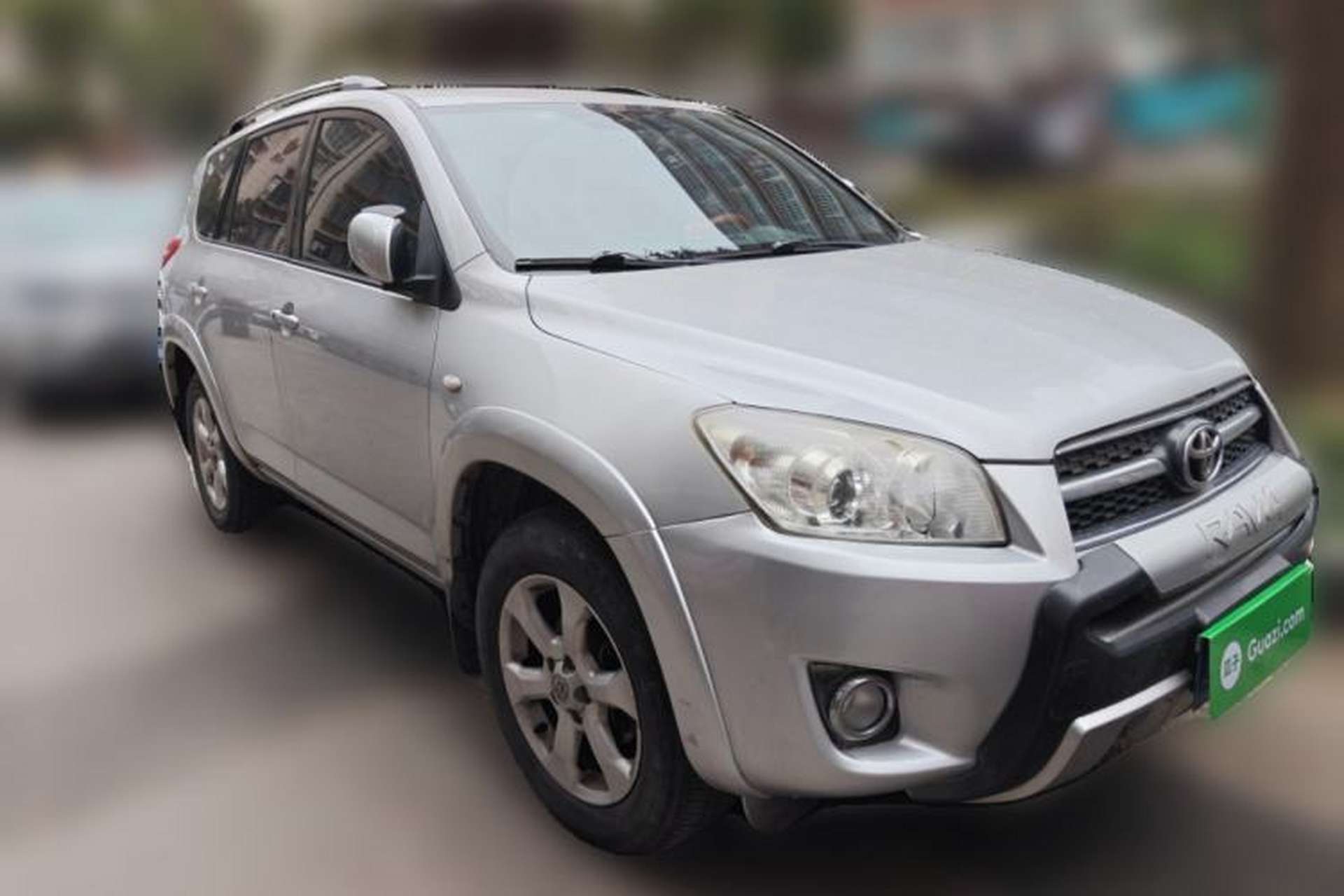 Used Toyota RAV4 2009 2.4L Automatic Luxury Navigation Edition Front Right 45 Deg