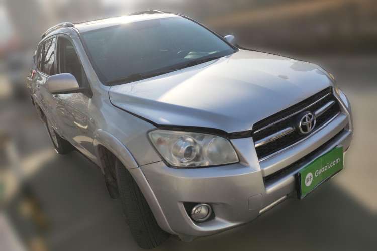 Used Toyota RAV4 2009 2.4L Manual Luxury Edition Front Right 45 Deg