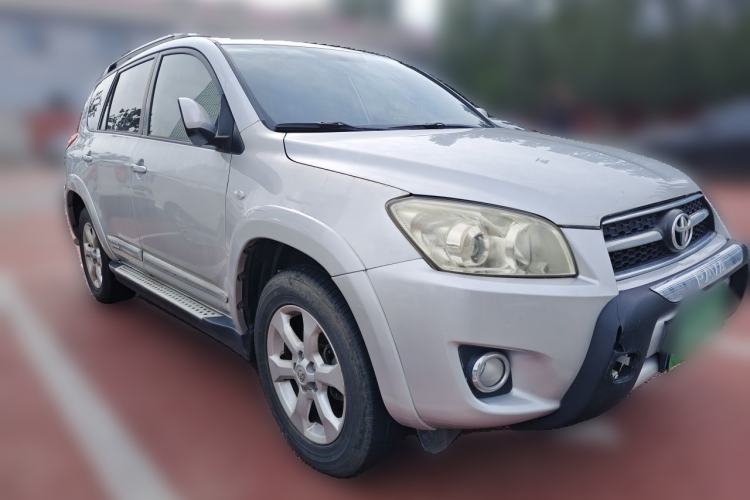Used Toyota RAV4 2009 2.0L Automatic Luxury Navigation Edition Front Right 45 Deg