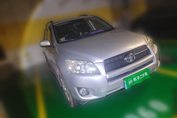 Used Toyota RAV4 2009 2.0L Manual Luxury Edition Front Right 45 Deg