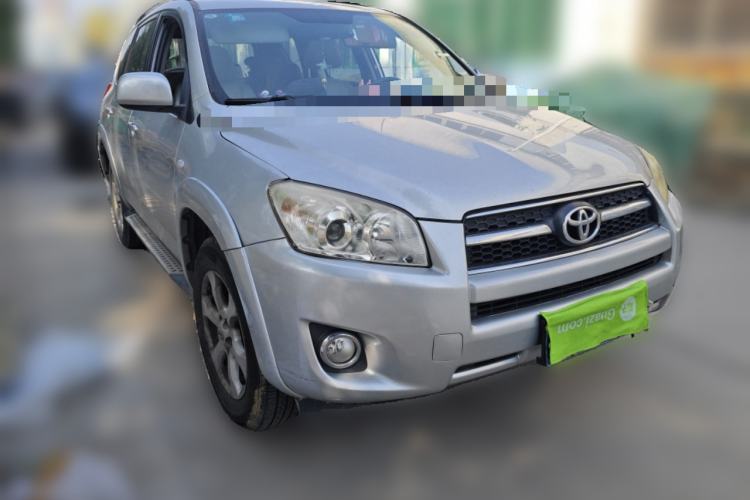 Used Toyota RAV4 2009 2.4L Automatic Luxury Navigation Edition Front Right 45 Deg