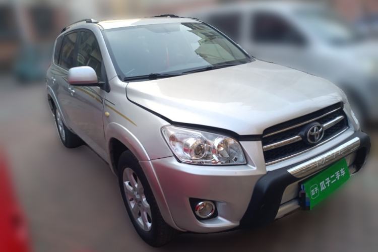 Used Toyota RAV4 2009 2.4L Automatic Luxury Edition Front Right 45 Deg