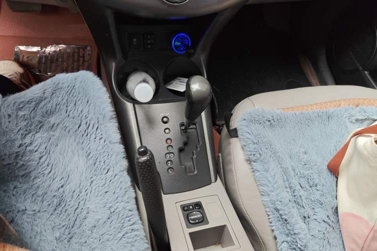 Used Toyota RAV4 2009 2.4L Automatic Luxury Navigation Edition Gear Lever