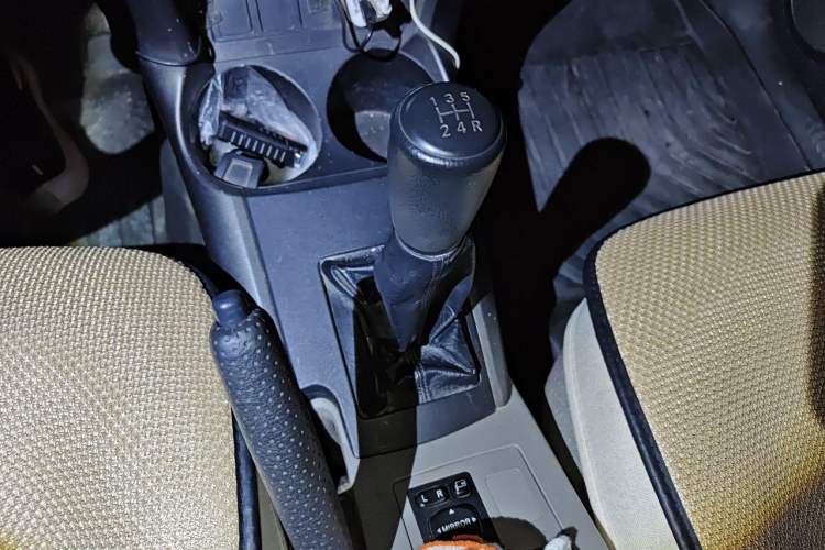 Used Toyota RAV4 2009 2.0L Manual Classic Edition Gear Lever
