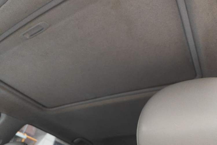 Used Toyota RAV4 2009 2.4L Automatic Luxury Navigation Edition Headliner