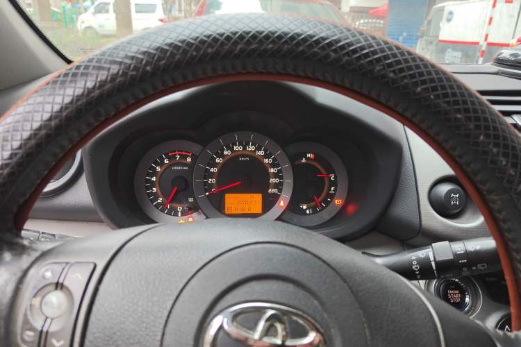 Used Toyota RAV4 2009 2.4L Automatic Luxury Navigation Edition Instrument Cluster