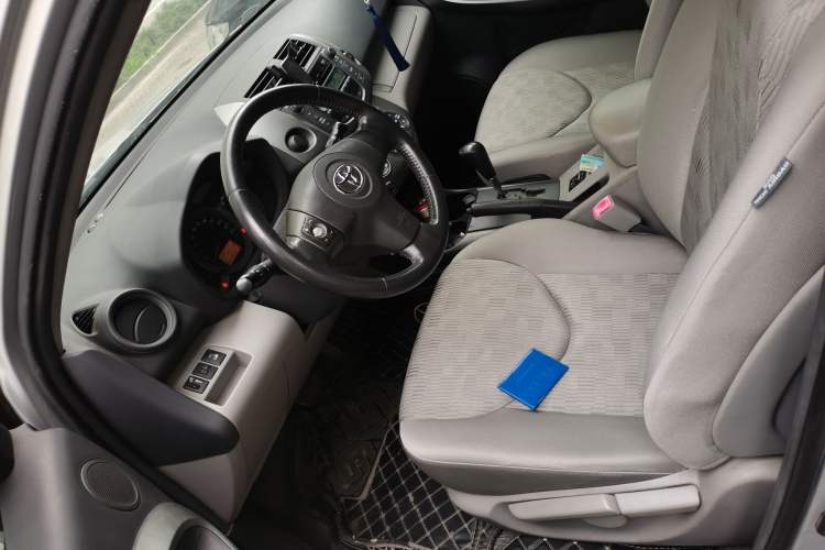 Used Toyota RAV4 2009 2.0L Automatic Luxury Edition Left Front Seat