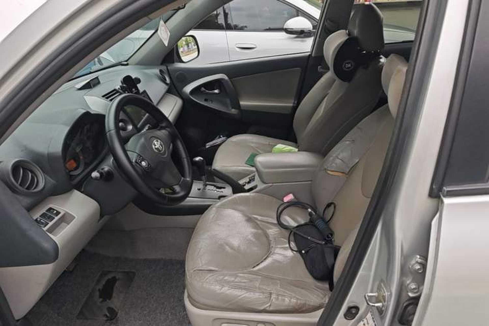 Used Toyota RAV4 2009 2.4L Automatic Luxury Edition Left Front Seat