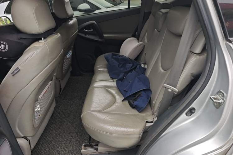 Used Toyota RAV4 2009 2.4L Automatic Luxury Edition Left Rear Seat