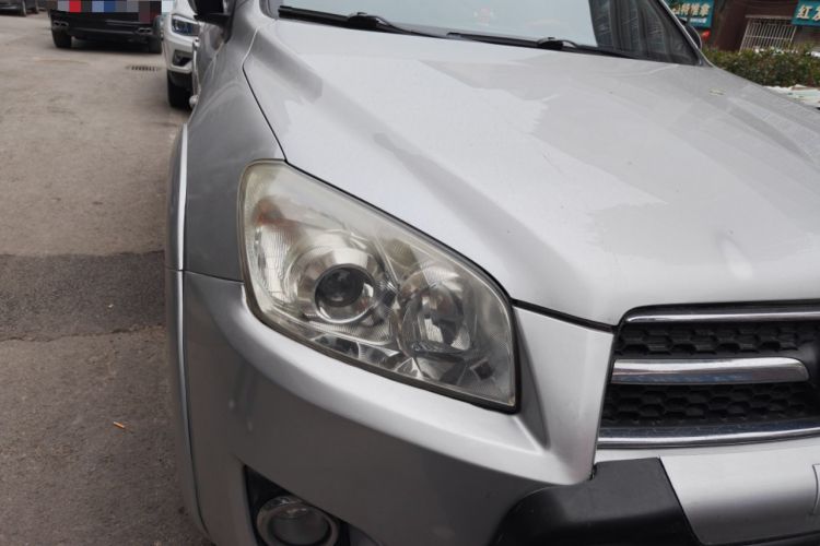 Used Toyota RAV4 2009 2.4L Automatic Luxury Navigation Edition Right Front Headlight
