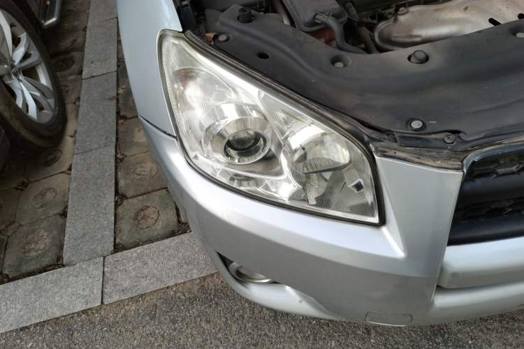 Used Toyota RAV4 2009 2.0L Automatic Luxury Edition Right Front Headlight