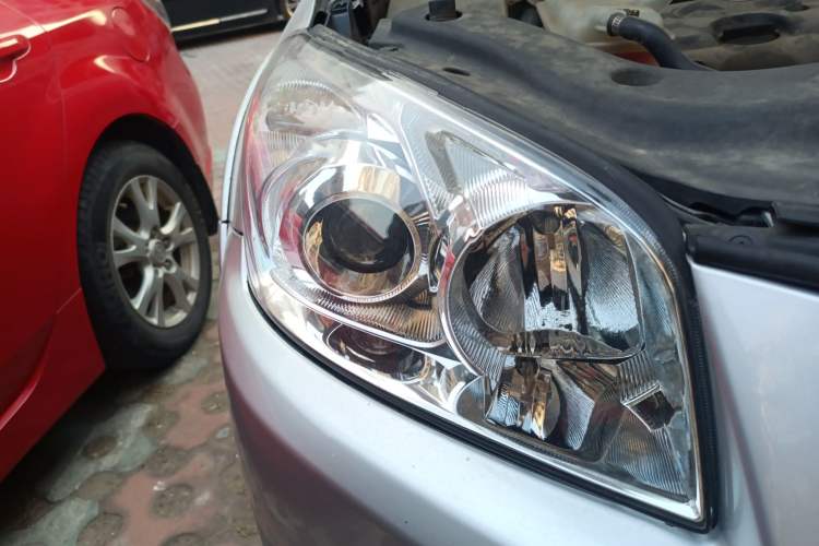 Used Toyota RAV4 2009 2.4L Automatic Luxury Edition Right Front Headlight