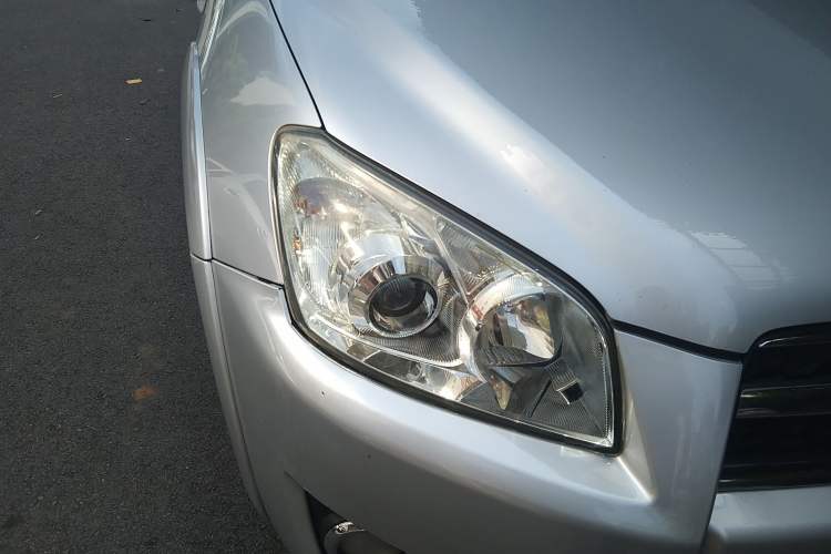 Used Toyota RAV4 2009 2.4L Automatic Luxury Edition Right Front Headlight