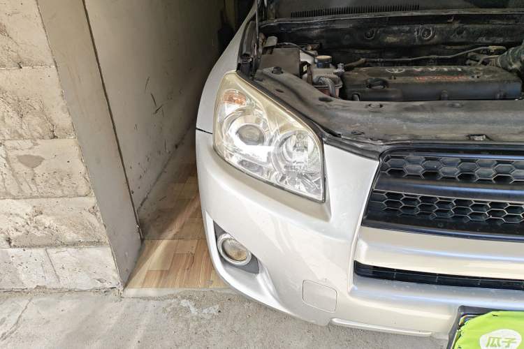 Used Toyota RAV4 2009 2.0L Manual Classic Edition Right Front Headlight