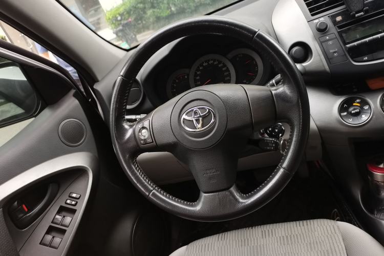 Used Toyota RAV4 2009 2.0L Automatic Luxury Edition Steering Wheel