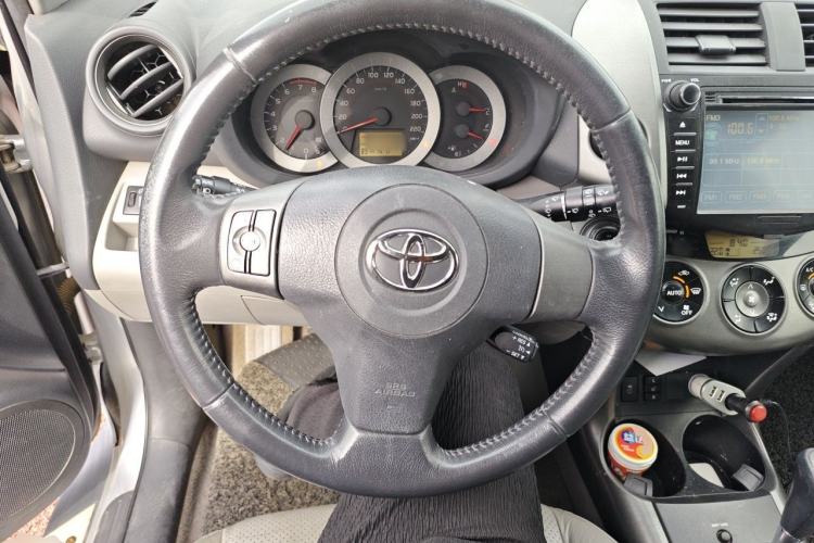Used Toyota RAV4 2009 2.0L Automatic Luxury Navigation Edition Steering Wheel