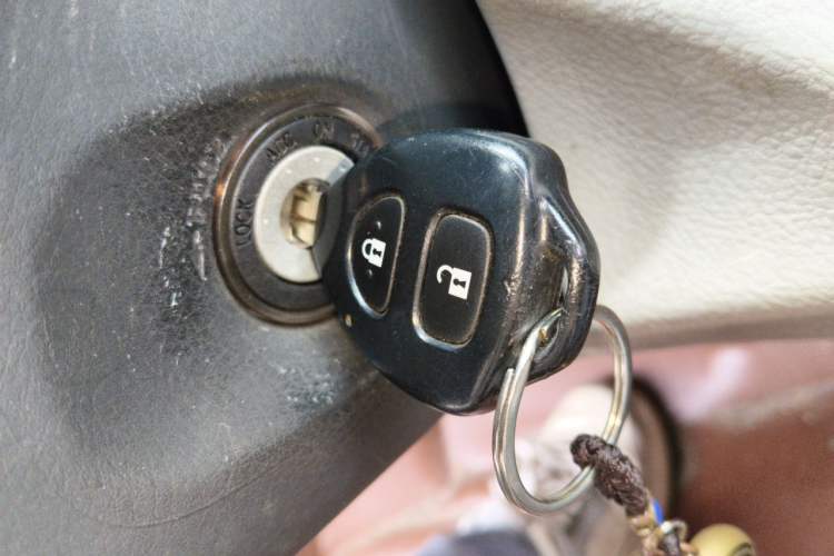 Used Toyota RAV4 2009 2.0L Manual Luxury Edition Vehicle Key