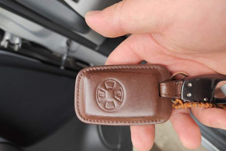 Used Toyota RAV4 2009 2.4L Automatic Luxury Navigation Edition Vehicle Key