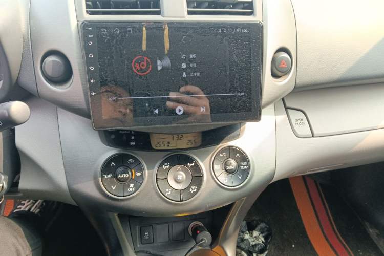 Used Toyota RAV4 2009 2.0L Automatic Luxury Edition Audio And AC Panel