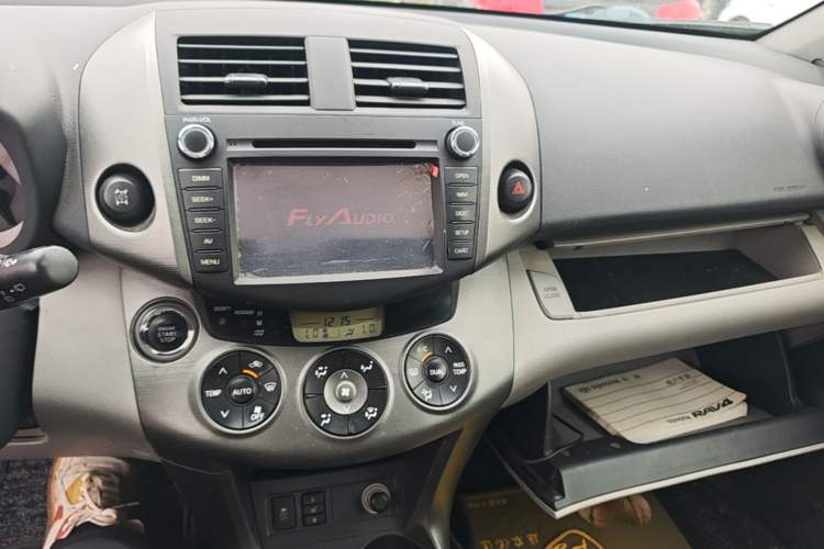 Used Toyota RAV4 2009 2.4L Automatic Luxury Navigation Edition Audio And AC Panel