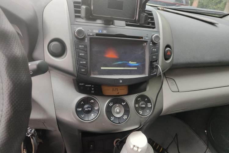 Used Toyota RAV4 2009 2.0L Automatic Luxury Edition Audio And AC Panel