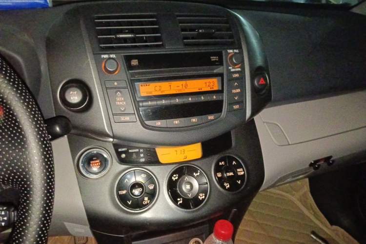 Used Toyota RAV4 2009 2.4L Manual Luxury Edition Audio And AC Panel