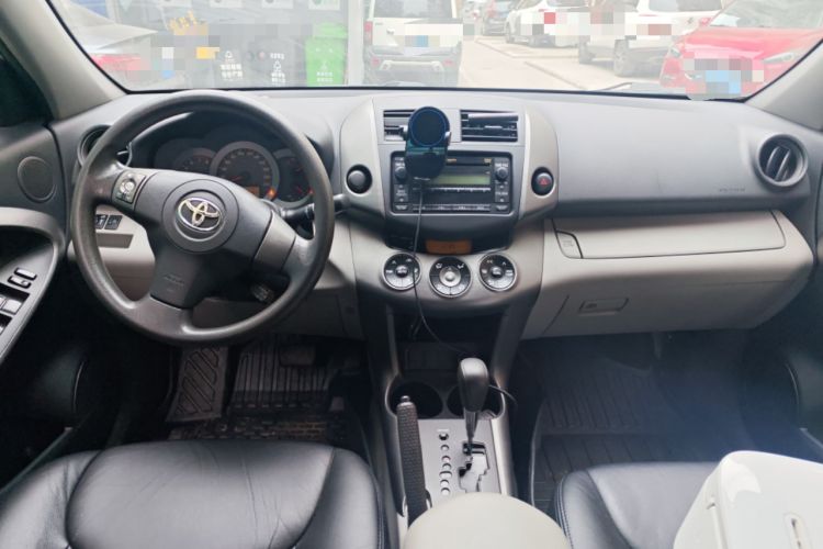 Used Toyota RAV4 2009 2.0L Automatic Classic Edition Center Console