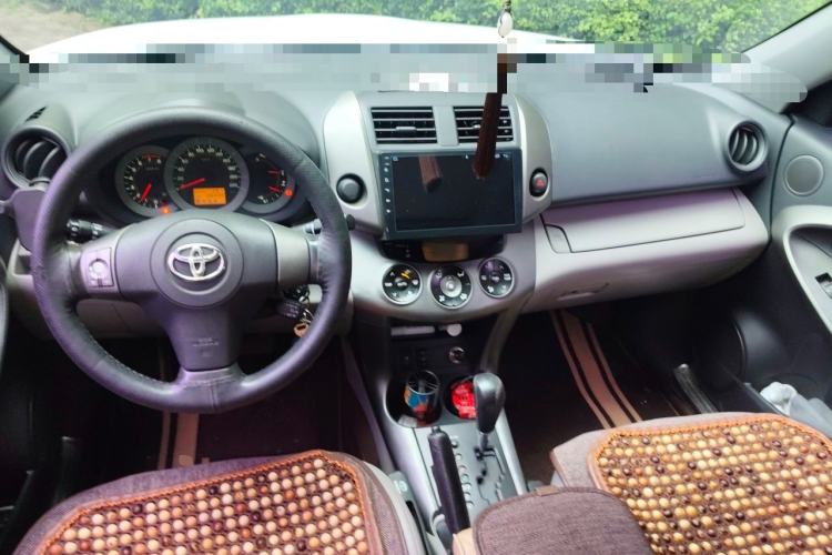 Used Toyota RAV4 2009 2.0L Automatic Luxury Edition Center Console