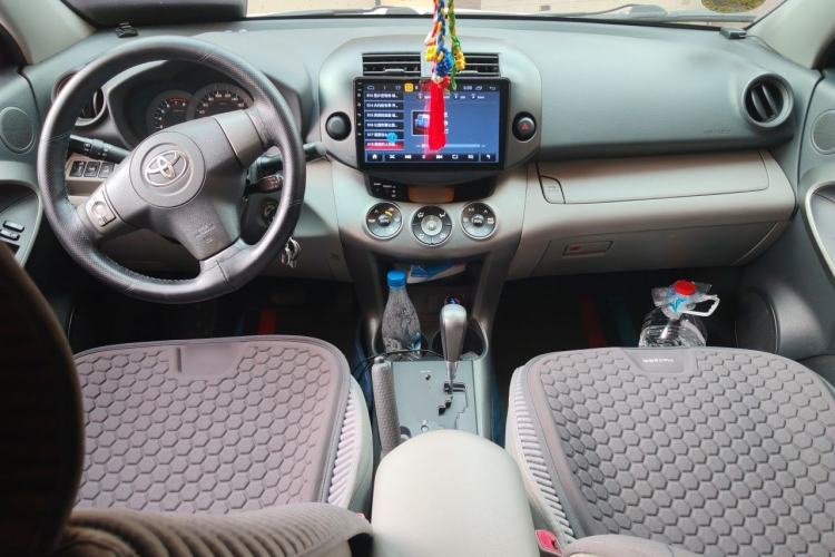 Used Toyota RAV4 2009 2.0L Automatic Luxury Edition Center Console