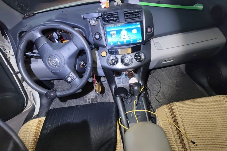 Used Toyota RAV4 2009 2.0L Automatic Classic Edition Center Console