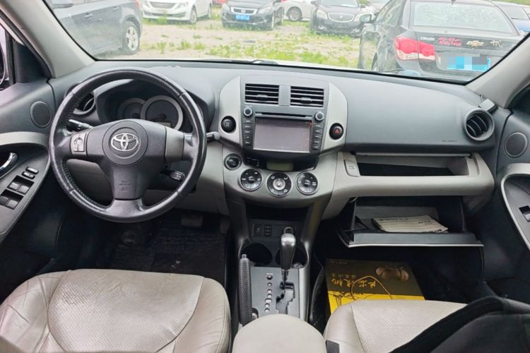 Used Toyota RAV4 2009 2.4L Automatic Luxury Navigation Edition Center Console