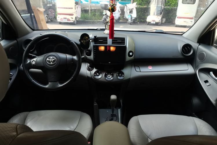 Used Toyota RAV4 2009 2.0L Automatic Luxury Edition Center Console