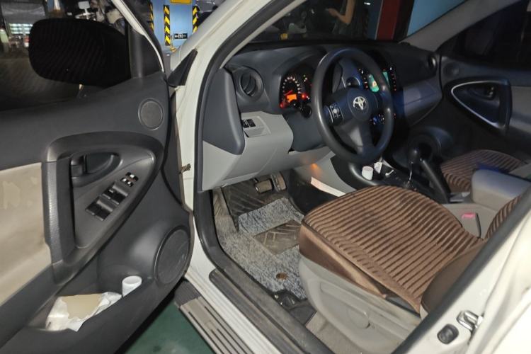 Used Toyota RAV4 2009 2.0L Automatic Classic Edition Driver Seat